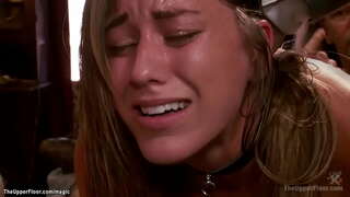 ���ंधे हुए काले बाल वाली गुलाम में रायबरेली squating पर थरथानेवाला पर एक छड़ी और हिल दो sluts के साथ तो केसी गुदा पार्टी ऊपरी मंजिल में