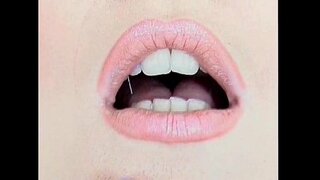 Angela Τίγρη - λεσβία - σε λευκό